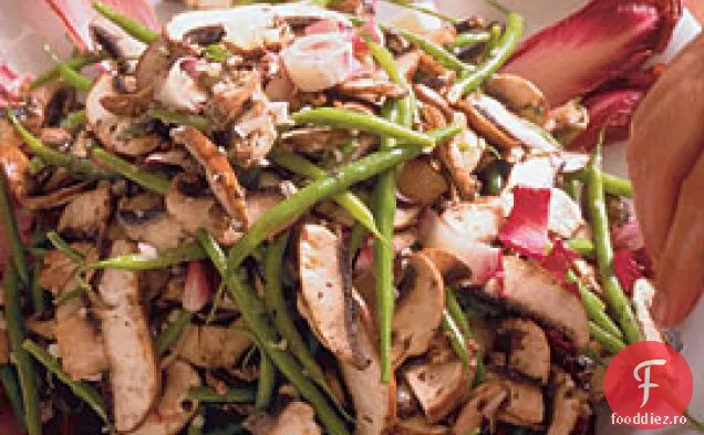 Salată De Ciuperci, Andive Și Fasole Verde Cu Vinetă Cu Ulei De Trufe