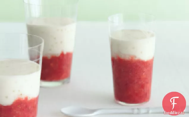 Budincă de Tapioca cu fructe pe fund