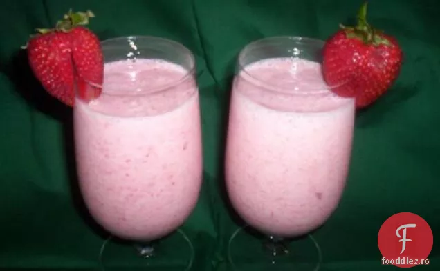 Smoothie De Mătase De Căpșuni.