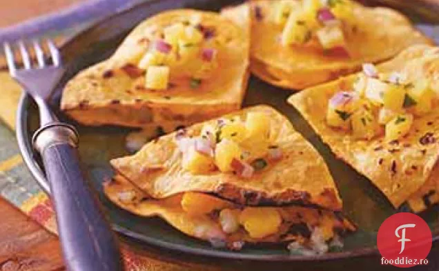Quesadillas cu brânză și Hominy cu Salsa tropicală