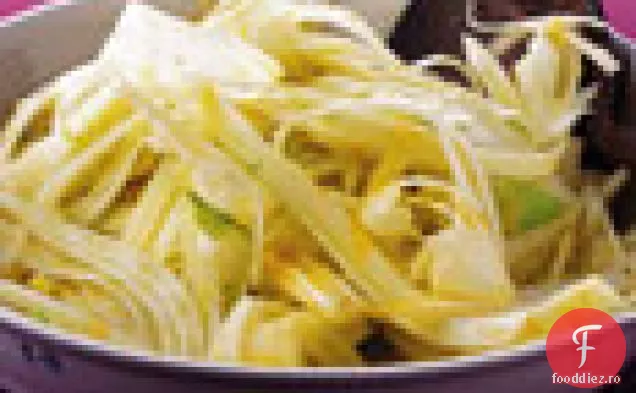 Salată de fenicul și andive cu vinetă portocalie