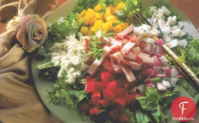 Salată Cobb Cu Sos De Parmezan