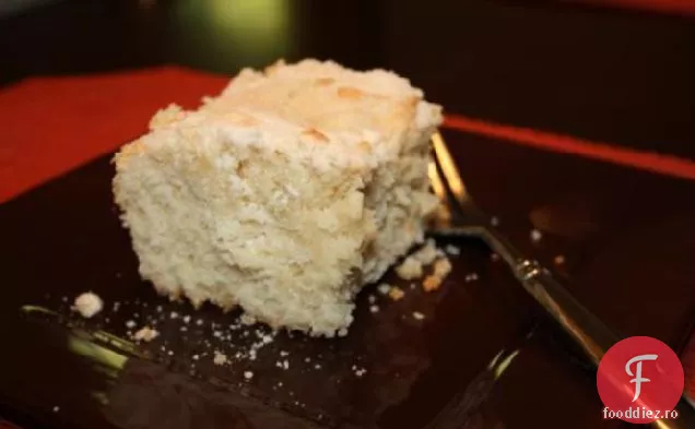 Tort De Firimituri Umplut Cu Brânză Cremă