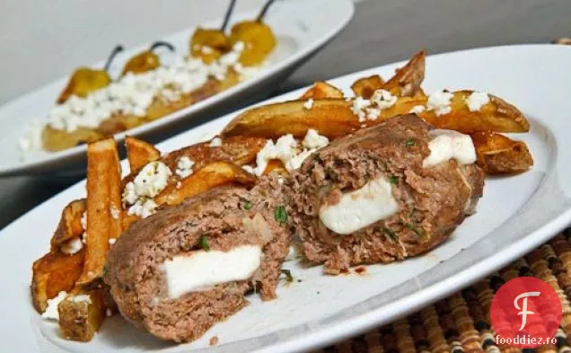 Biftekia Gemista (burgeri umpluți cu feta)