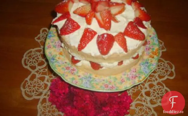 Tort De Burete Cu Frișcă