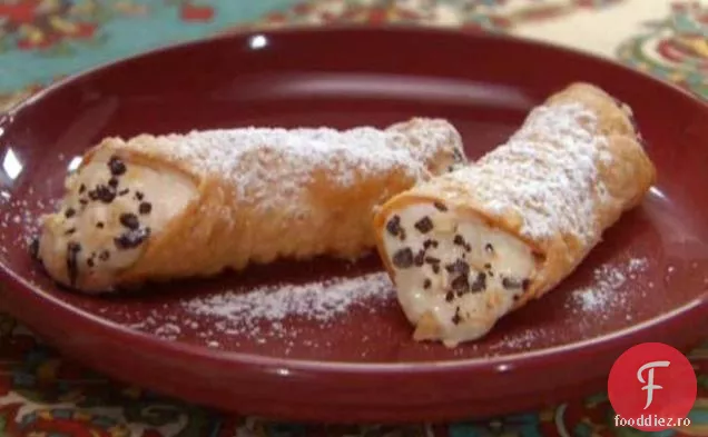Cannoli cu umplutură de mandarină-migdale
