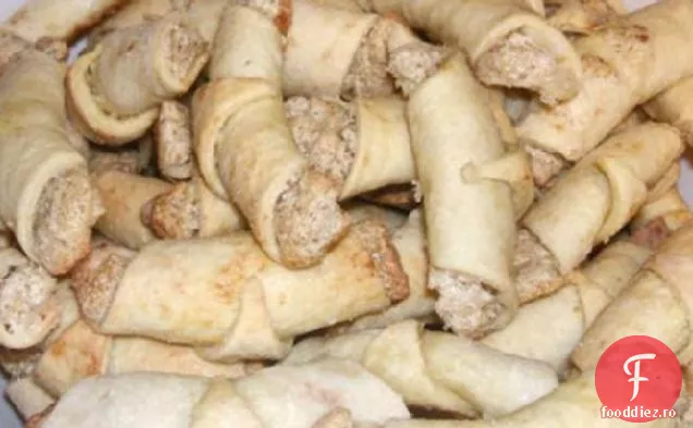 Kifles (rulouri de nuci sau coarne)