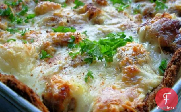 Semilune Umplute Cu Cremă De Miere