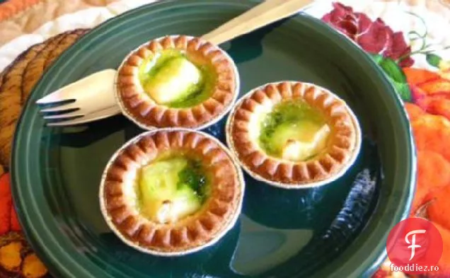 Jeleu de Brie la cuptor și ardei roșu învelit în patiserie Phyllo