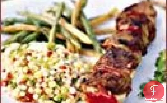 Salată israeliană de cuscus și porumb
