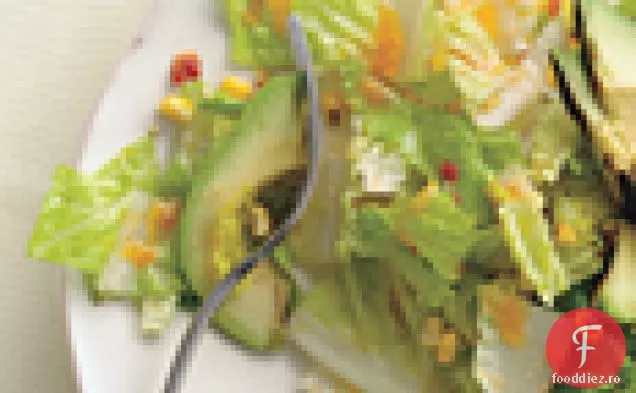 Salată de Romaine, Avocado la grătar și porumb afumat cu pansament Chipotle-Caesar