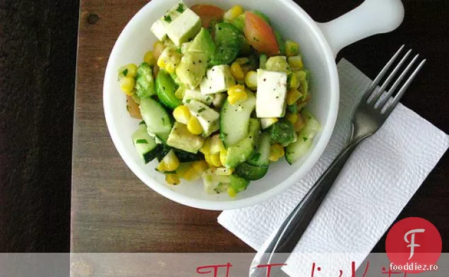 Salată De Avocado Și Porumb La Grătar Cu Vinetă De Coriandru