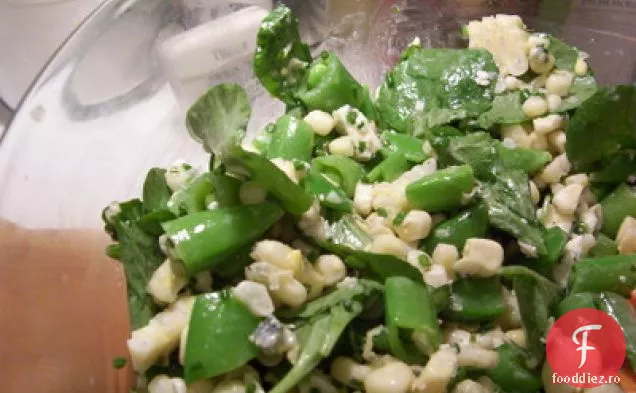 Salată De Porumb Și Mazăre Snap Cu Vinaigretă De Brânză Albastră