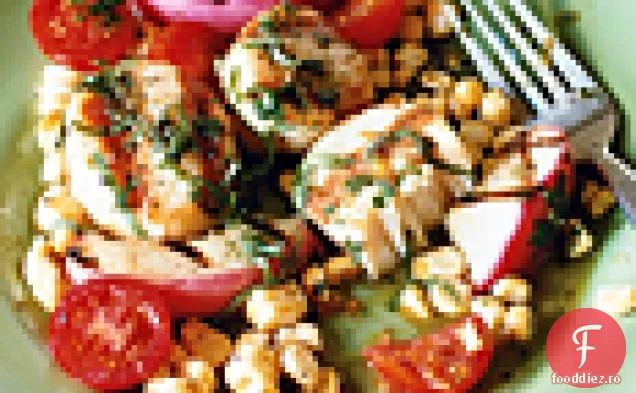 Scoici și nectarine la grătar cu salată de porumb și roșii