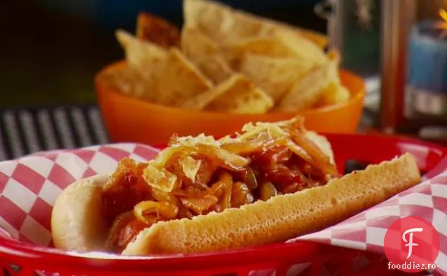 Hot dog cu chipsuri picante