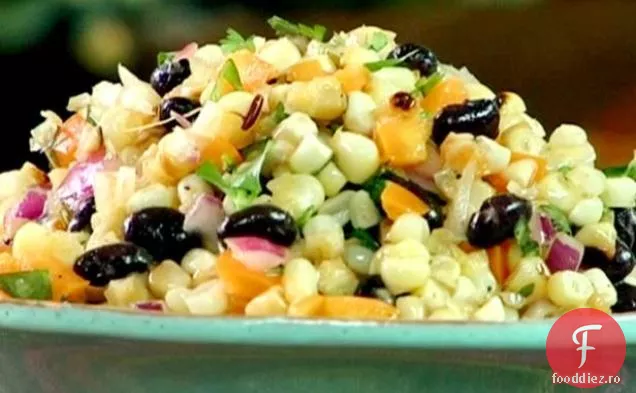 Salată de porumb și fasole la grătar