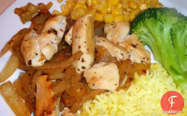 Pui Cu Conținut Scăzut De Grăsimi Cu Ceapă Caramelizată