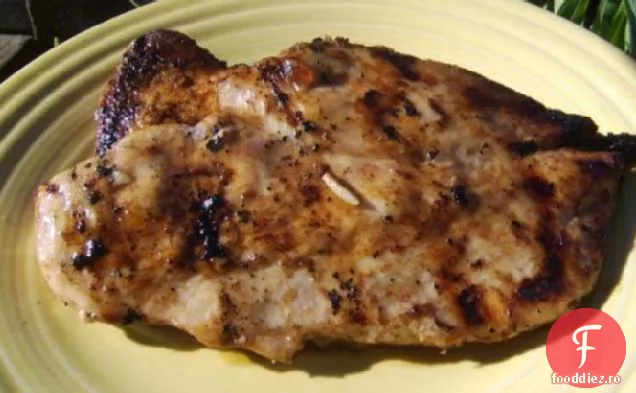 Pui Marinat La Grătar