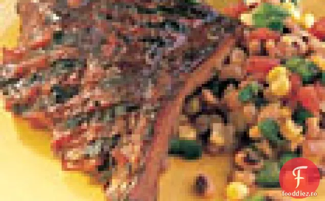 Coaste la grătar cu porumb și salată de mazăre cu ochi negri