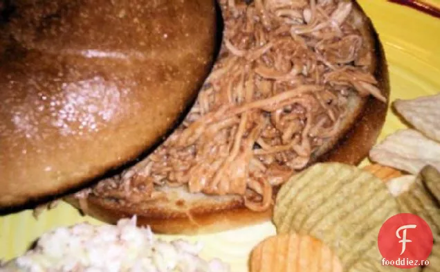 Crock oală de pui BBQ