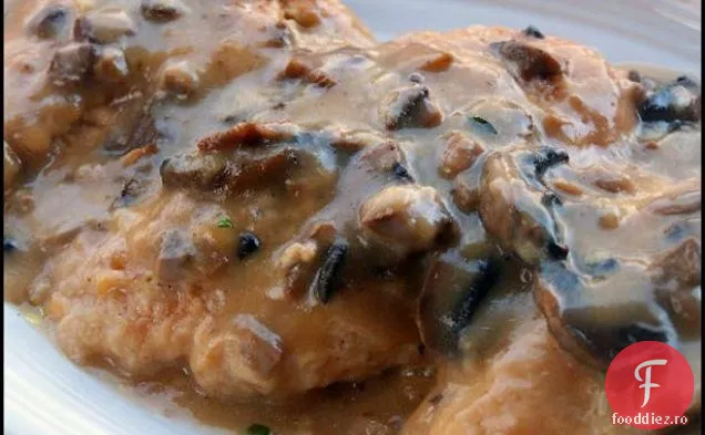 Crock Pot Pui Cu Sos De Ciuperci