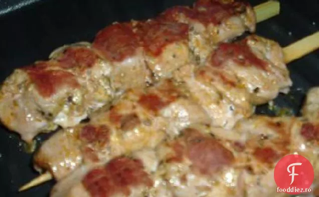 Pui usturoi sau Souvlaki de porc