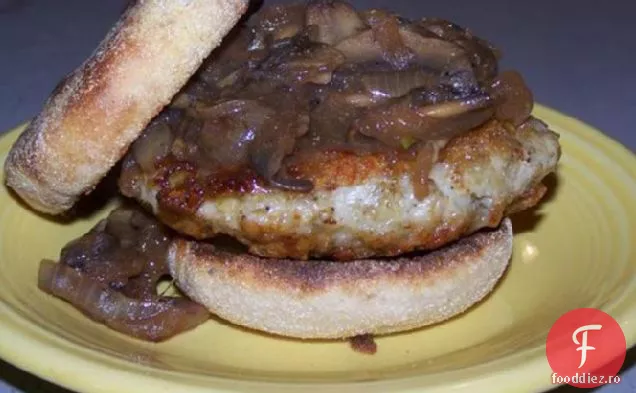 Burgeri de curcan Super Elvețieni înăbușiți cu ceapă și ciuperci