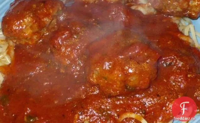 Sos de spaghete Penny și chiftele