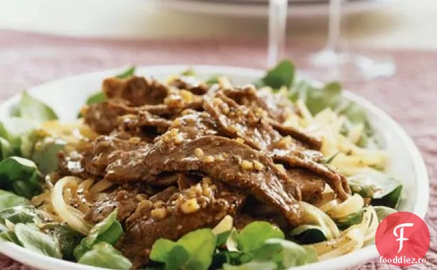Salată fierbinte de vită și năsturel ofilit