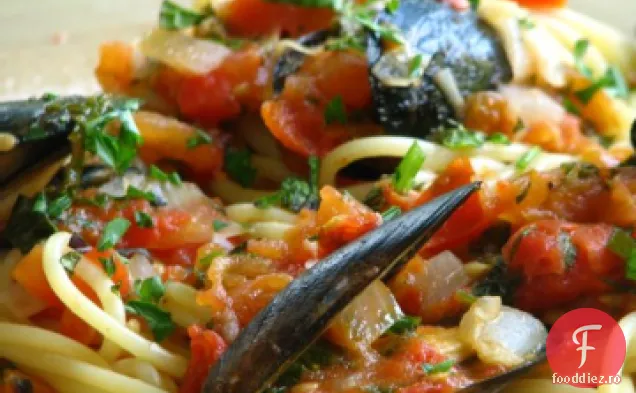 Spaghete cu midii (Spaghetti con le Cozze)