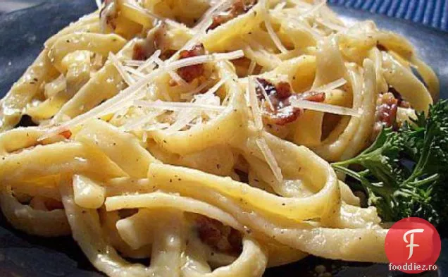 Bucatini cu Pancetta, brânză și ouă