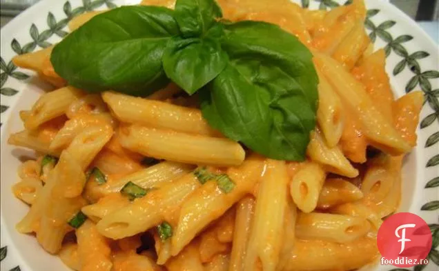 Paste Ușoare De Păr De Înger Cu Sos Cremos De Ciuperci