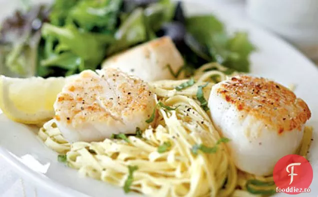 Scoici arse cu Linguine proaspete și brânză Romano