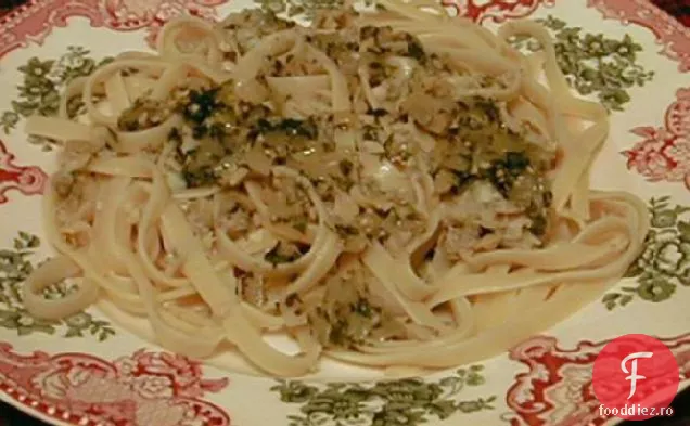 Linguine cu sos de scoici