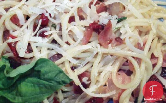 Spaghete cu Pancetta și roșii uscate la soare