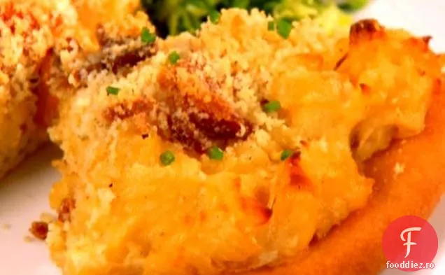 Pizza cu macaroane și brânză