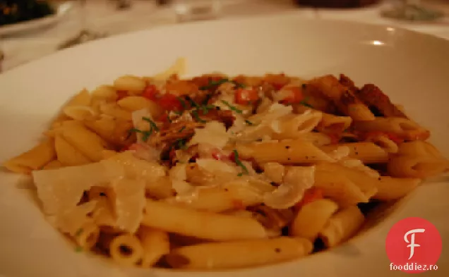 Paste delicioase de pui calde sau reci
