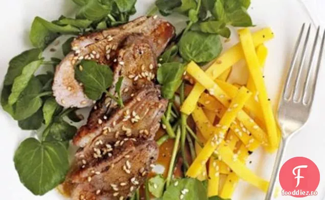 Salată De Năsturel, Mango Și Rață