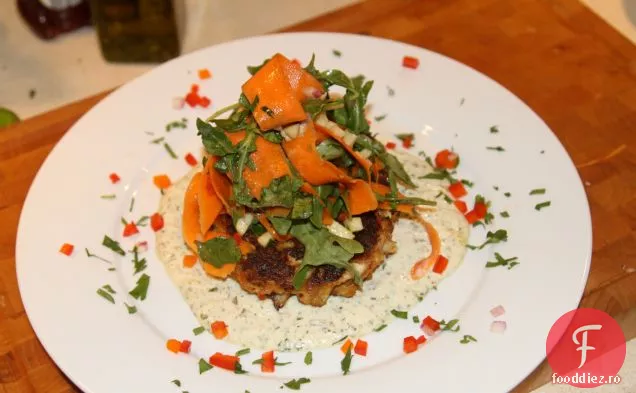 Salată De Rucola , Năsturel Și Morcov Ras Și Măr Tăiat Cubulețe Cu Un Le