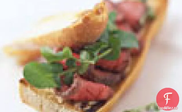 Sandvișuri cu friptură cu unt de muștar de hrean și năsturel