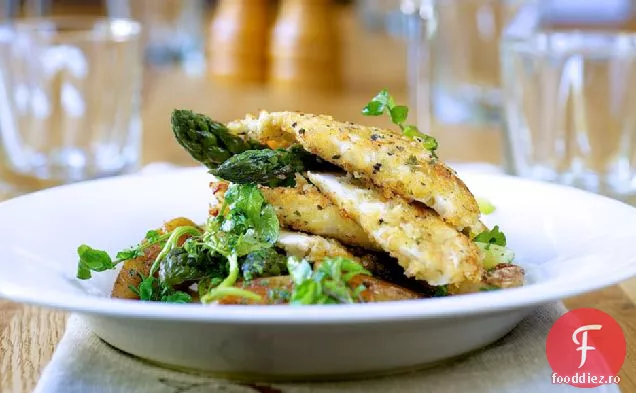 Sutton Hoo Chicken Escalope; Salată De Sparanghel Englezesc De Sezon Nou