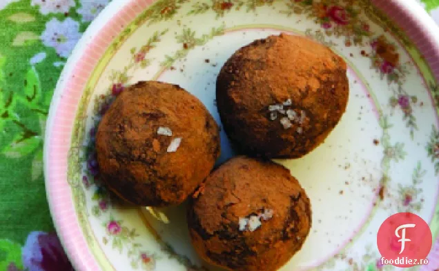 Trufe cu brânză de capră cu ciocolată și piper negru