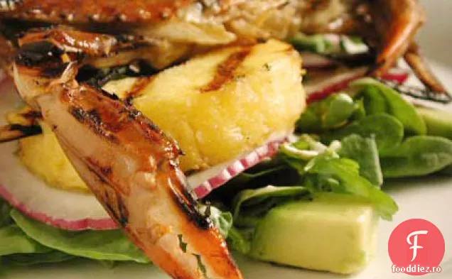 Salată de Crab cu coajă moale la grătar și ananas cu Nasturel