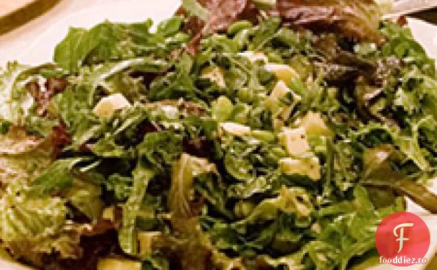 Salată De Fasole Fava Și Pecorino
