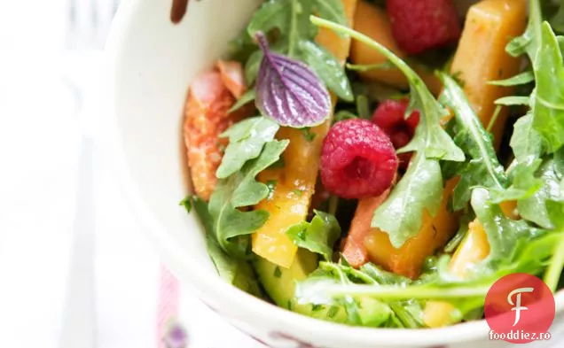 Salată De Pepene Galben, Pui Și Avocado