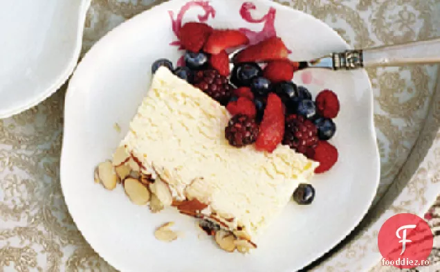 Meyer Lemon Semifreddo cu fructe de pădure de vară