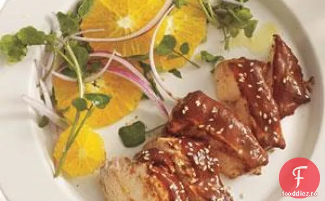 Pui Prăjit Cu Sos De Alunițe Și Salată De Citrice