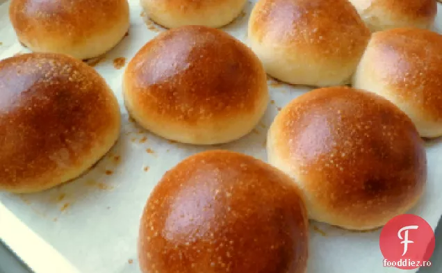 Tehnicile fundamentale ale durerii clasice de coacere a pâinii au lait