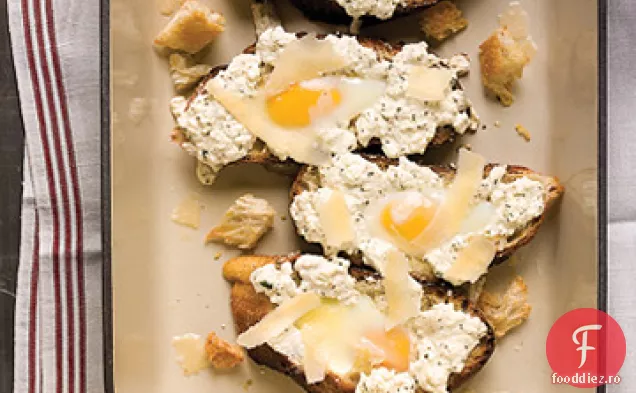 Pâine prăjită cu ouă în gaură cu Ricotta