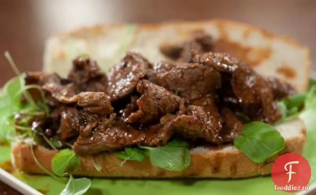 Make-ahead Meal 3 Minute Steak Hoagies cu sos de friptură de casă